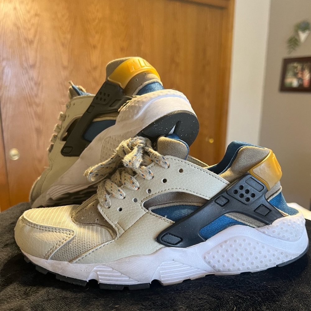Air Huarache Run GS ‘Light Stone Marina’ kids shoe